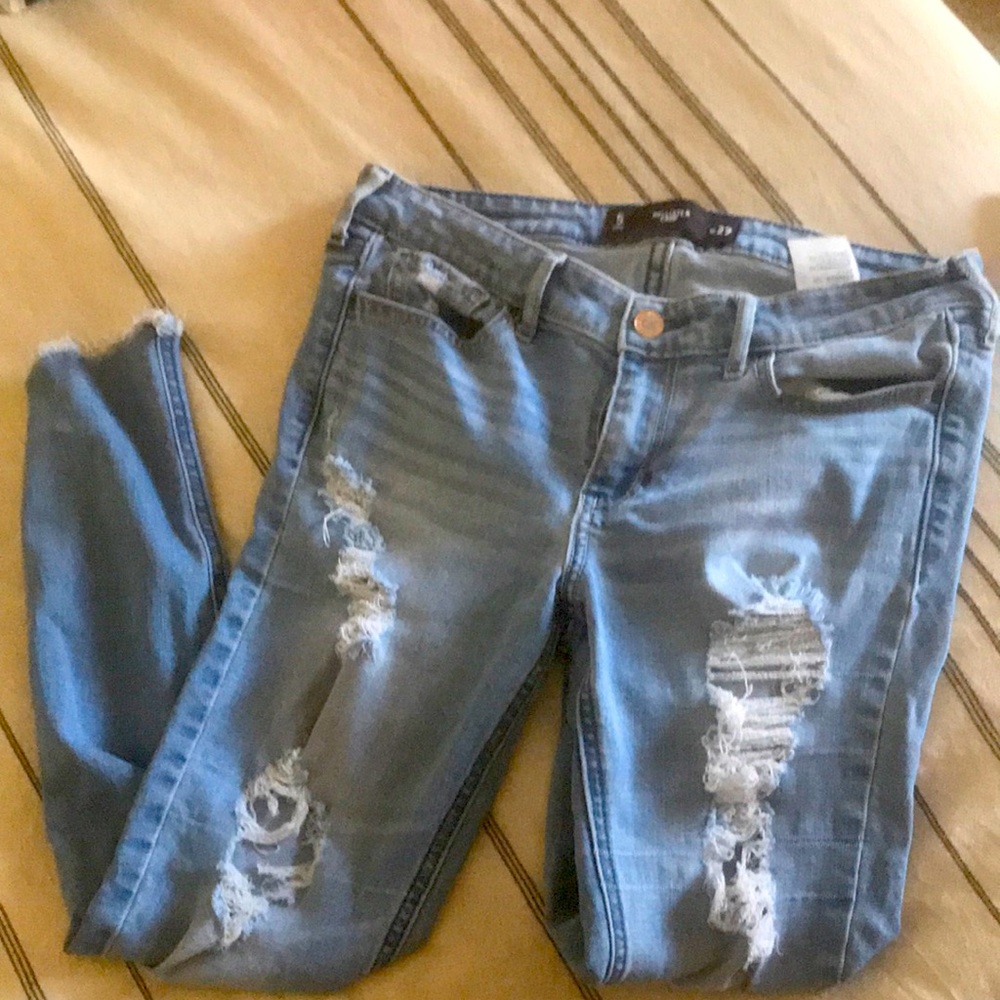 Hollister crop ripped jean size 5